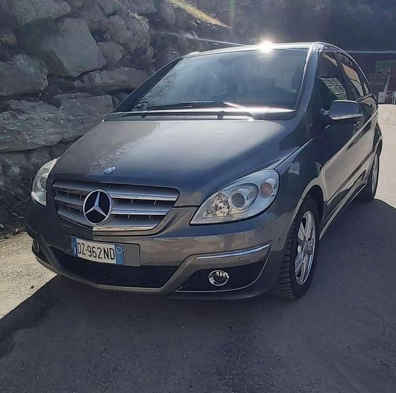 Usata Mercedes B200 Chrome 140 CV (102 kW) 2010 Monovolume