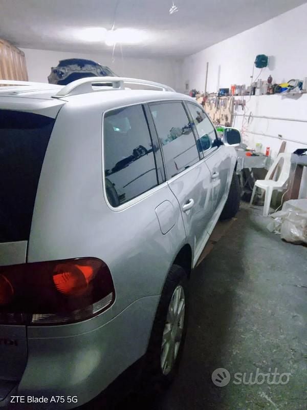 Grigio Usata 2008 VW Touareg SUV | 4800 € (Buon prezzo) - Immagine 1/4