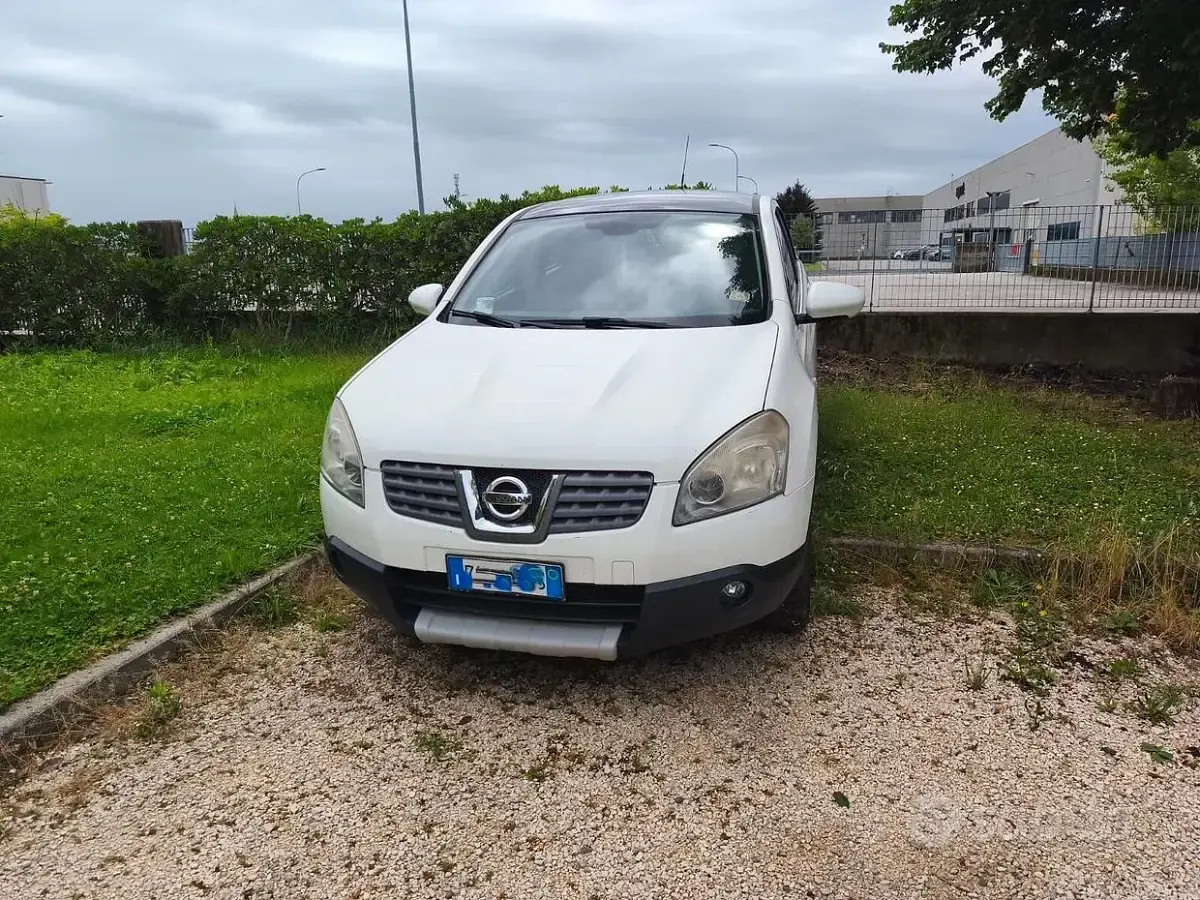 Usata Nissan Qashqai 106 CV (77 kW) 2008 Bianco SUV