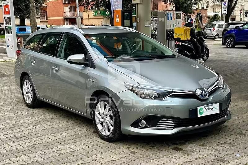 Usata Toyota Auris Touring Sports Business Edition 99 CV (72 kW) 2018 Verde Station wagon