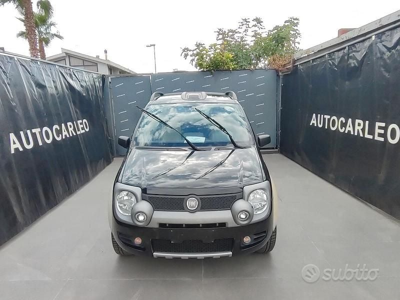 Usata Fiat Panda 4x4 Cross 70 CV (51 kW) 2008 Nero Utilitaria