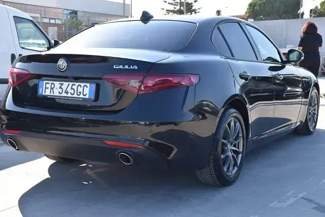 Usata Alfa Romeo Giulia Super 179 CV (131 kW) 2018 Nero Berlina