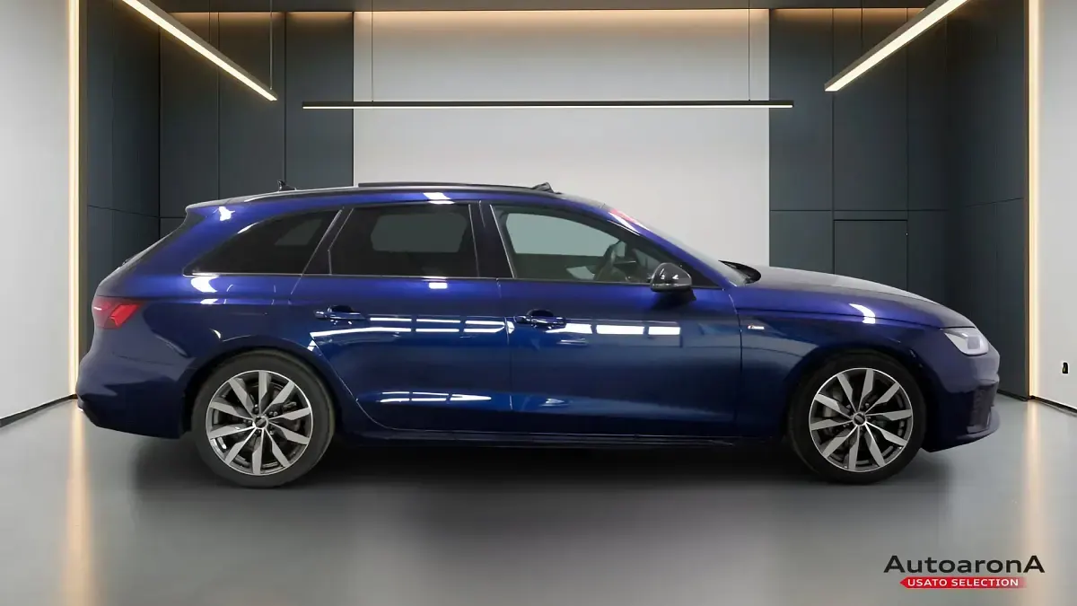 Usata Audi A4 S-Line 204 CV (150 kW) 2023 Blu navarra metallizzato Station wagon