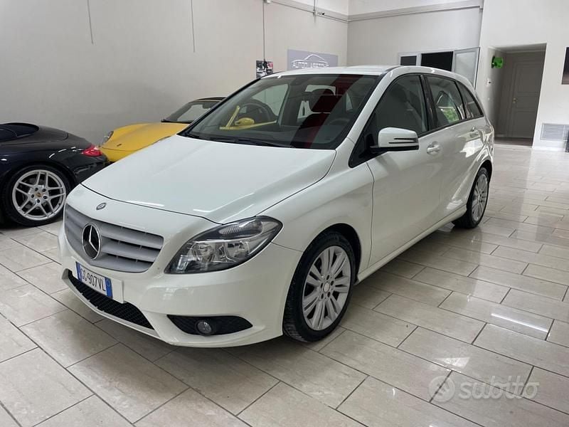 Usata Mercedes B180 Executive 108 CV (79 kW) 2014 Bianco Monovolume