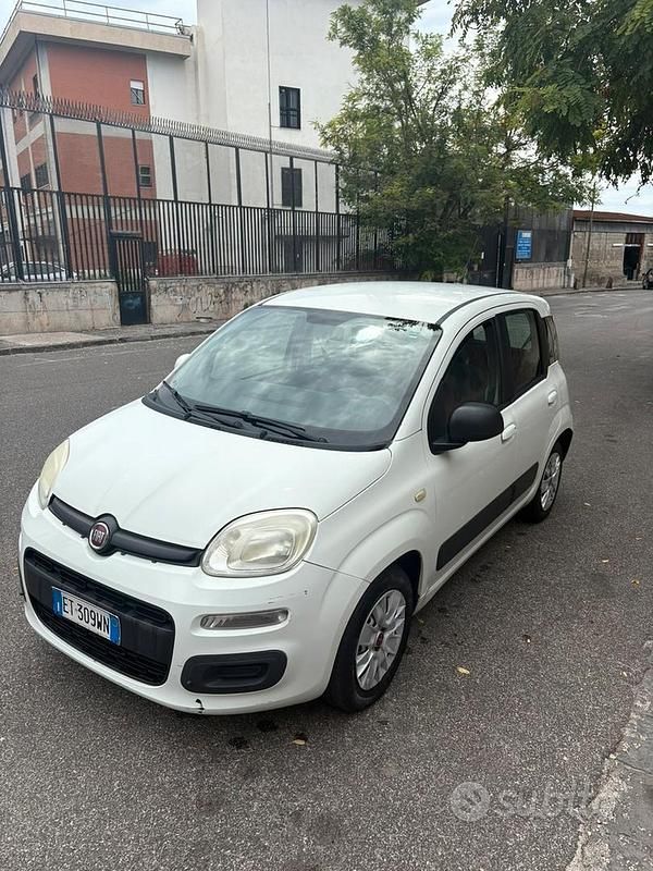 Usata Fiat Panda Lounge 69 CV (50 kW) 2013 Bianco Utilitaria