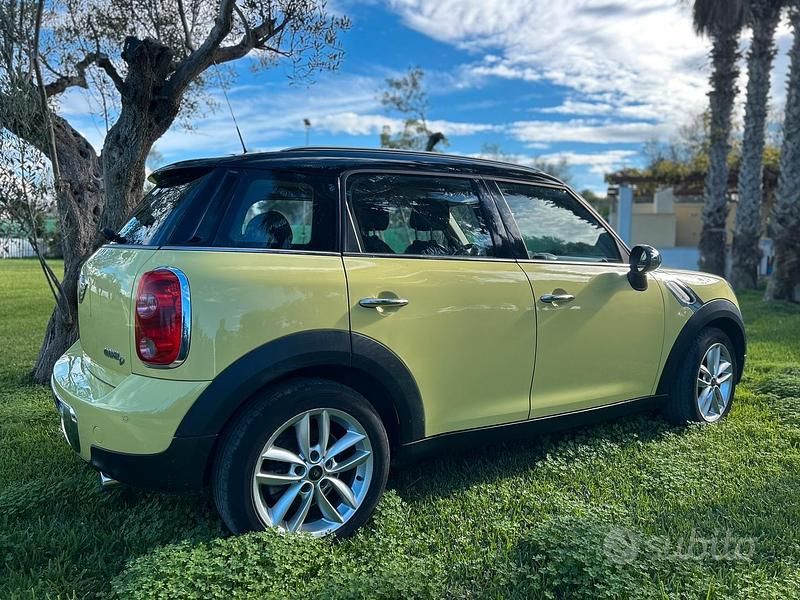 Usata Mini Cooper D Countryman 111 CV (81 kW) 2012 Giallo SUV
