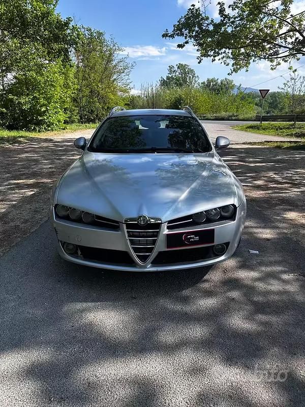 Usata Alfa Romeo 159 Distinctive 150 CV (110 kW) 2007 Grigio Station wagon