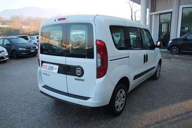 Usata Fiat Doblò 105 CV (77 kW) 2017 Bianco Monovolume