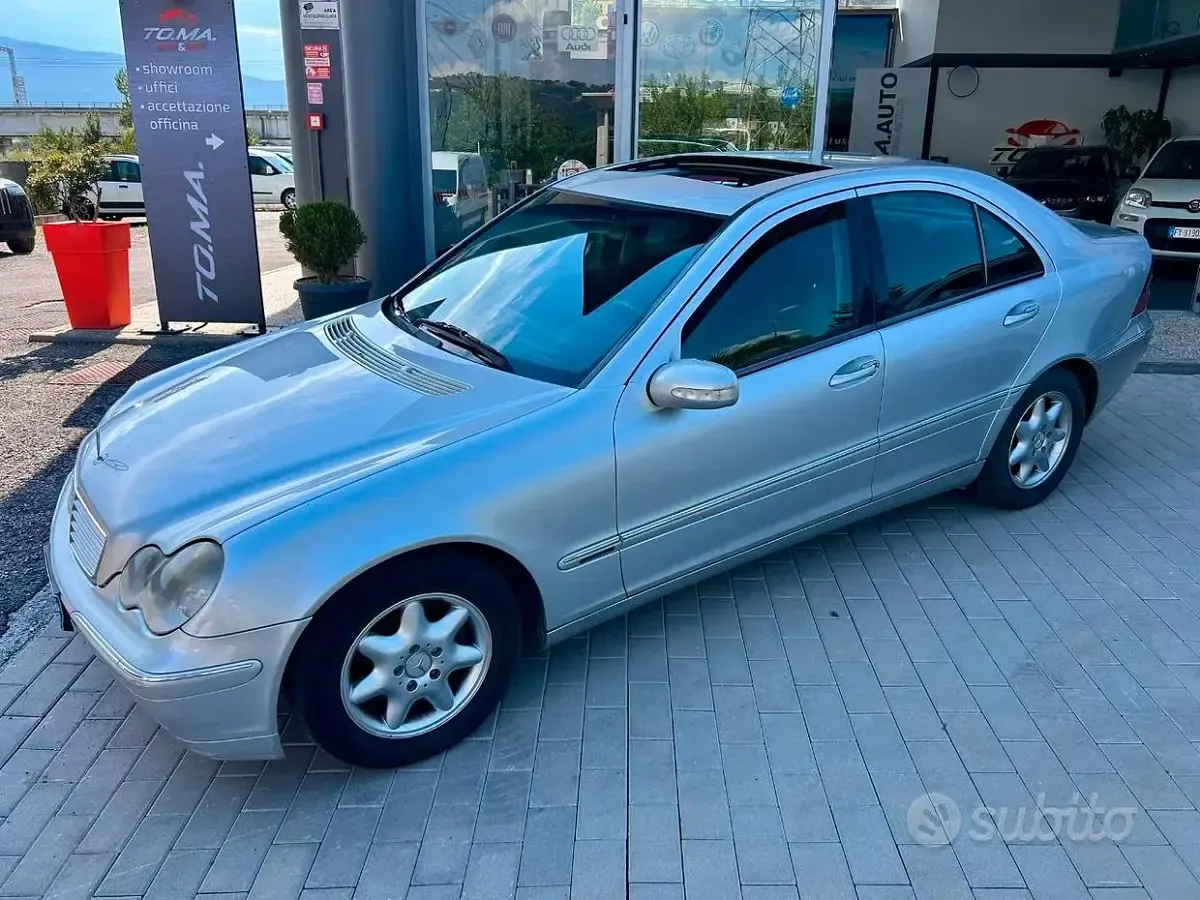 Usata Mercedes C220 Elegance 143 CV (105 kW) 2002 Berlina