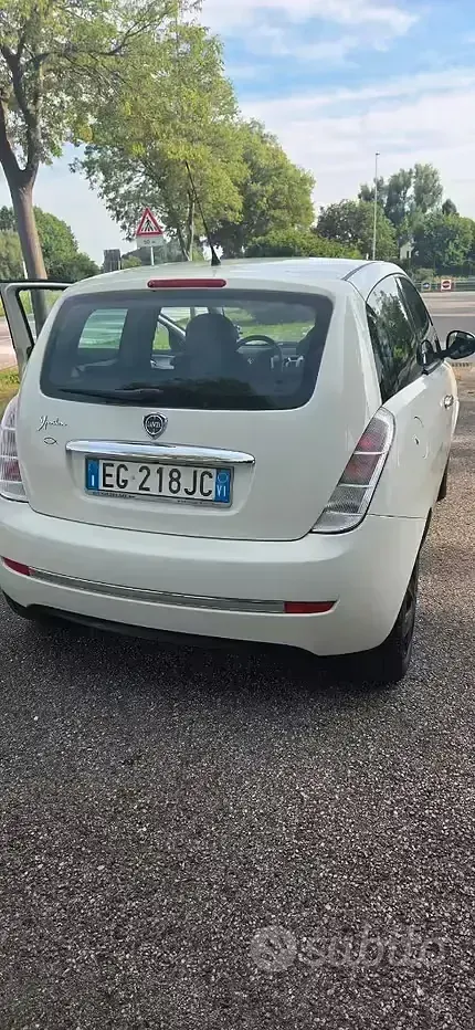Usata Lancia Ypsilon 69 CV (50 kW) 2010 Bianco Utilitaria