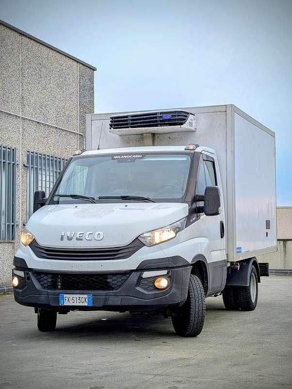 Usata Iveco Daily 136 CV (100 kW) 2017 Furgone