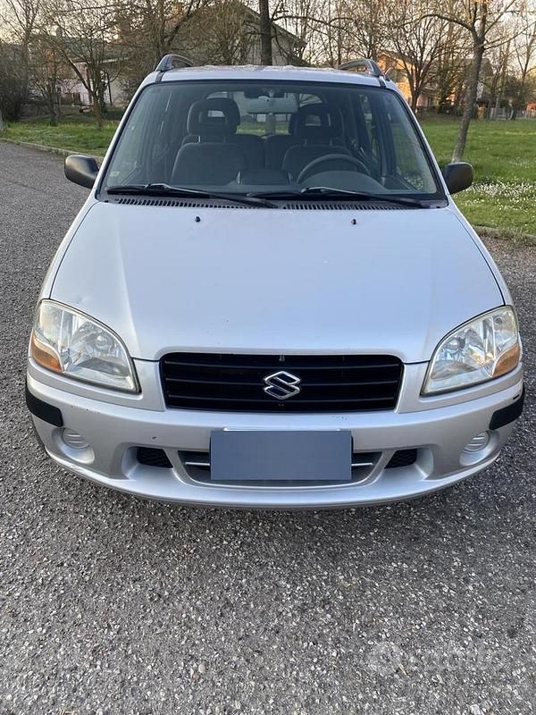 Usata Suzuki Ignis 83 CV (61 kW) 2001 Grigio Utilitaria
