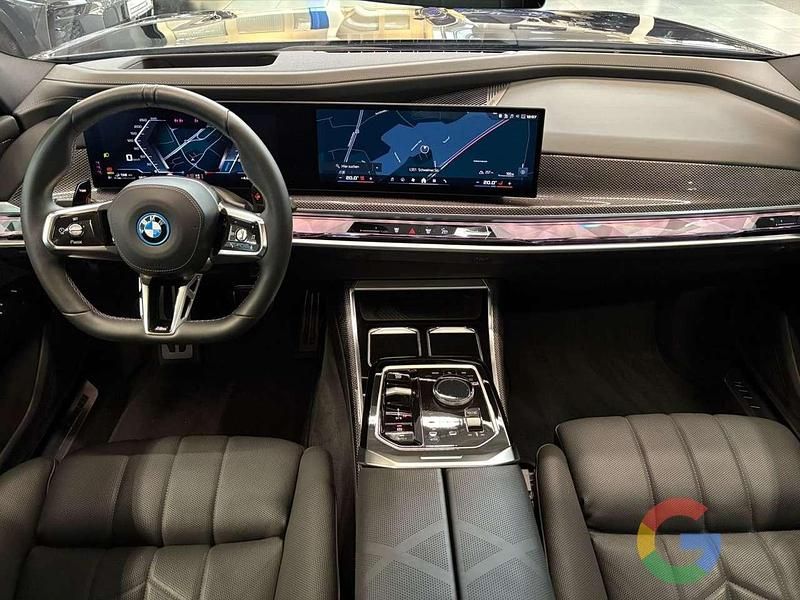 Usata BMW M760e 571 CV (419 kW) 2024 Nero Berlina