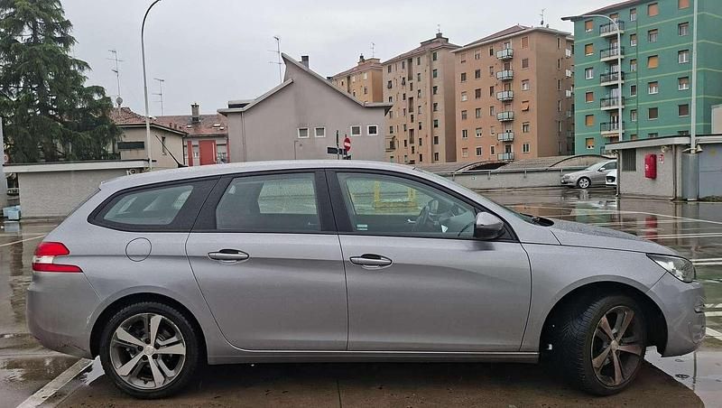 Usata Peugeot 308 SW Active 131 CV (96 kW) 2014 Argento Station wagon