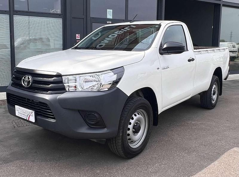 Usata Toyota HiLux Active 150 CV (110 kW) 2022 Bianco Pick-up