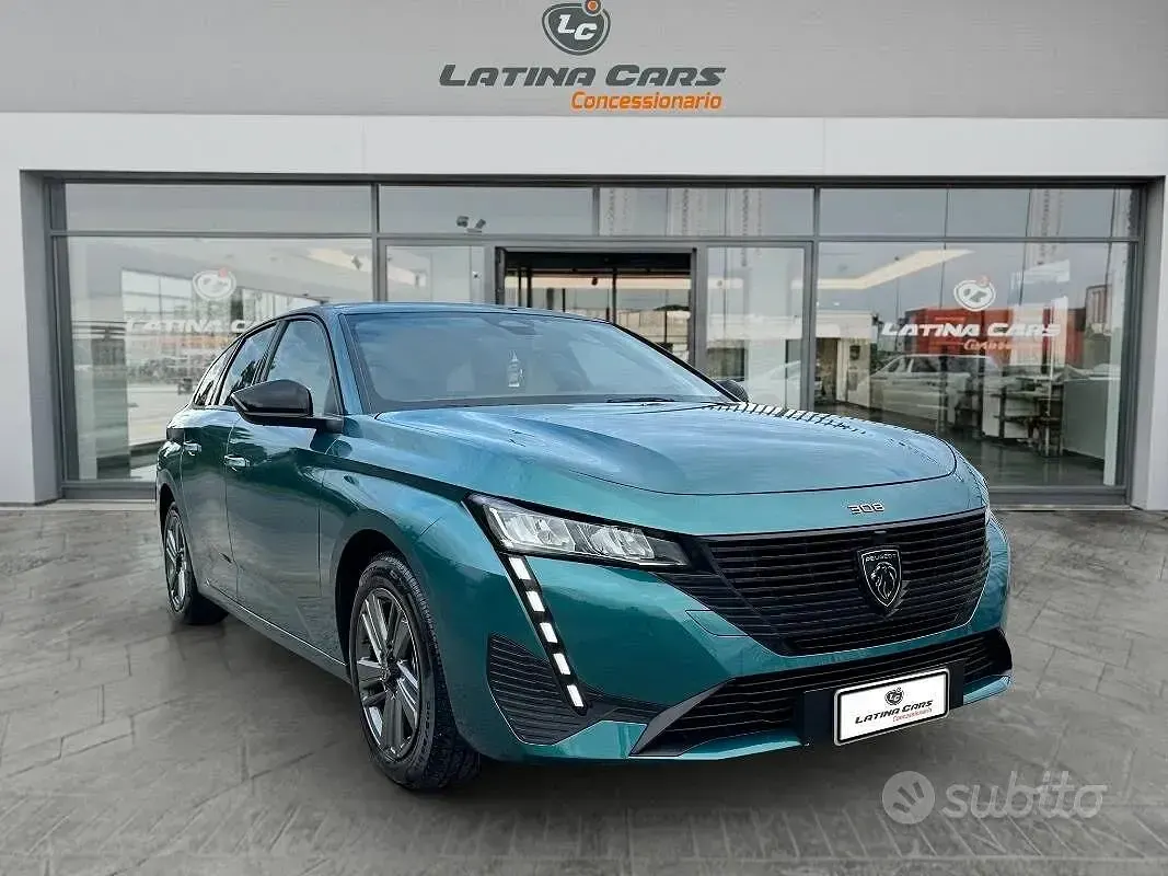 Usata Peugeot 308 SW Active 130 CV (95 kW) 2023 Verde Station wagon
