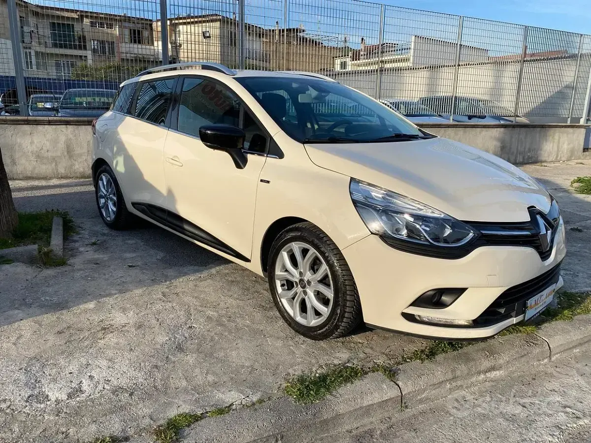 Usata Renault Clio Life 75 CV (55 kW) 2018 Beige Station wagon