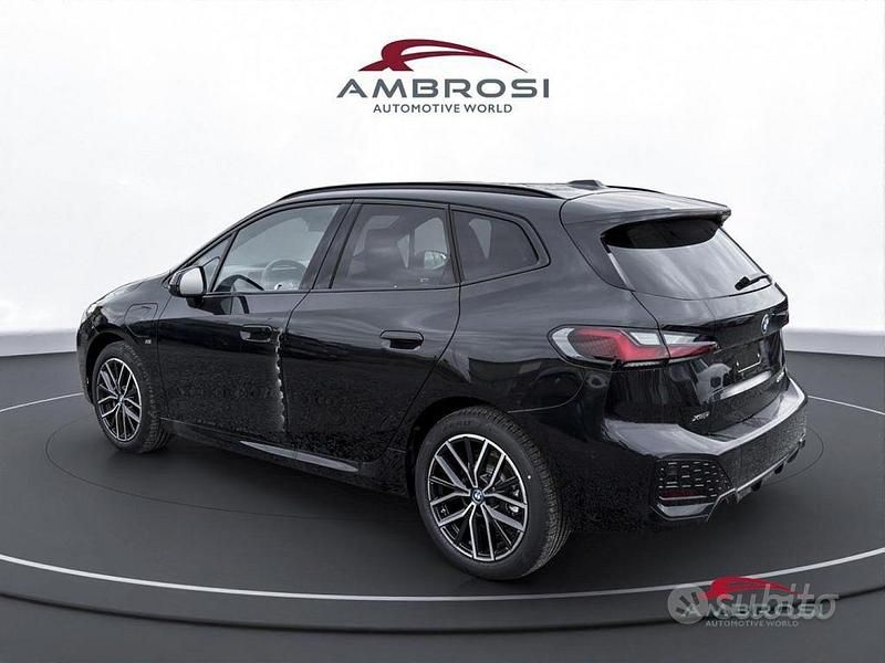 Nuova BMW 225 Active Tourer M Sport 245 CV (180 kW) 2025 Black sapphire metallizzato Monovolume