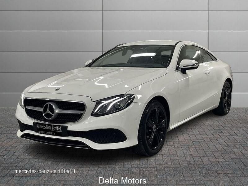 Bianco Usata 2019 Mercedes E220 Premium Plus Coupé | 35.500 € (Buon prezzo) - Immagine 1/4