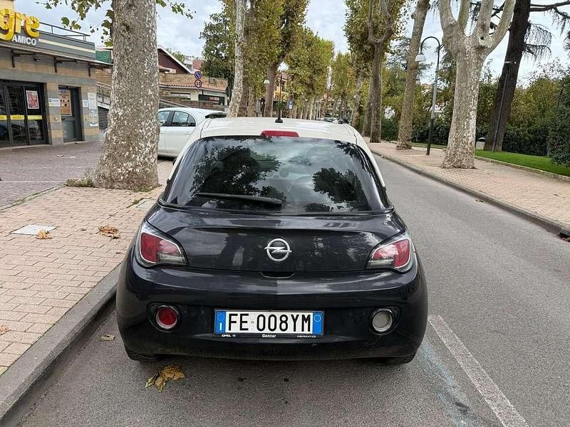 Usata Opel Adam Glam 69 CV (50 kW) 2016 Nero Utilitaria