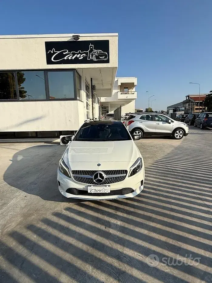 Usata Mercedes A180 Premium 109 CV (80 kW) 2017 Bianco Utilitaria