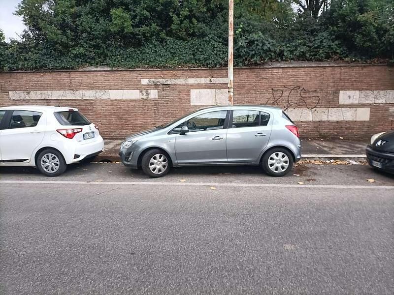 Usata Opel Corsa Edition 86 CV (63 kW) 2013 Berlina