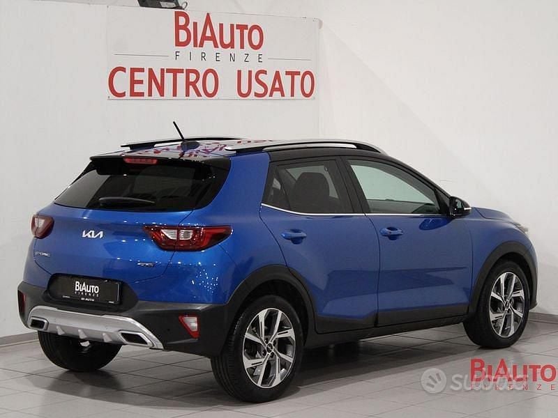 Usata Kia Stonic GT-Line 100 CV (73 kW) 2022 Blu SUV