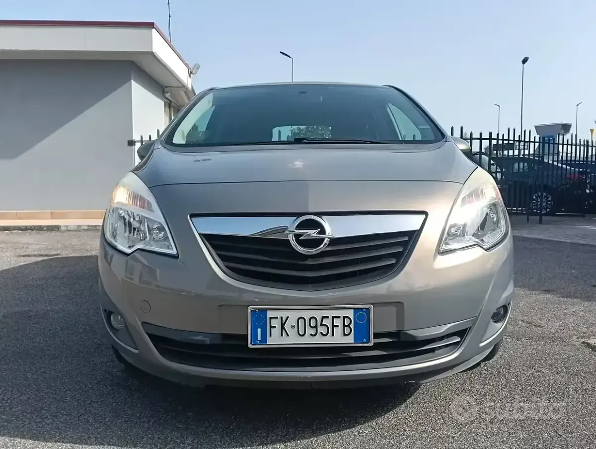Usata Opel Meriva 101 CV (74 kW) 2010 Grigio Monovolume
