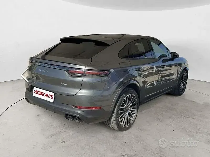 Usata Porsche Cayenne 441 CV (324 kW) 2020 Grigio SUV