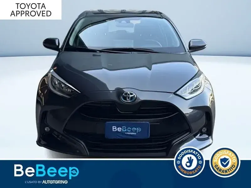 Usata Toyota Yaris Trend 92 CV (67 kW) 2023 Grigio scuro metallizzato Utilitaria