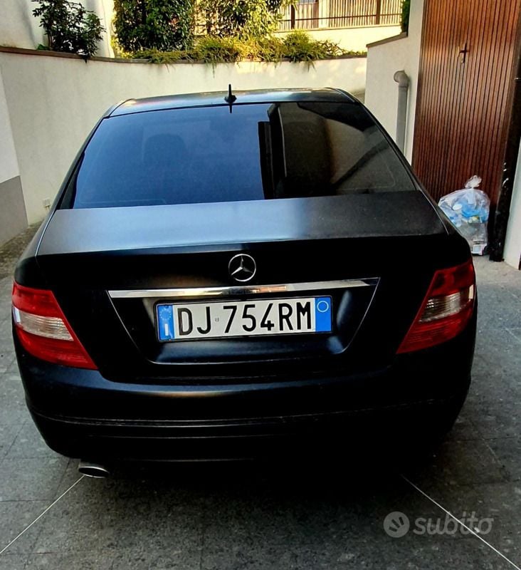 Usata Mercedes C220 Elegance 170 CV (125 kW) 2007 Nero Berlina