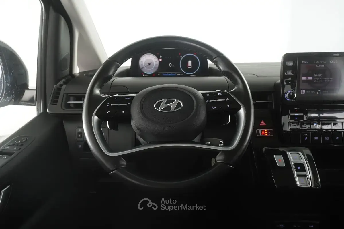 Usata Hyundai Staria 177 CV (130 kW) 2023 Argento Monovolume