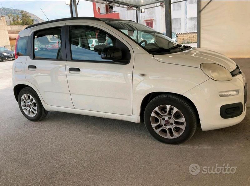 Bianco Usata 2013 Fiat Panda Tre volumi | 7500 € (Buon prezzo) - Immagine 1/3
