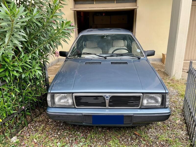 Usata Lancia Prisma 105 CV (77 kW) 1986 Blu/azzurro Berlina
