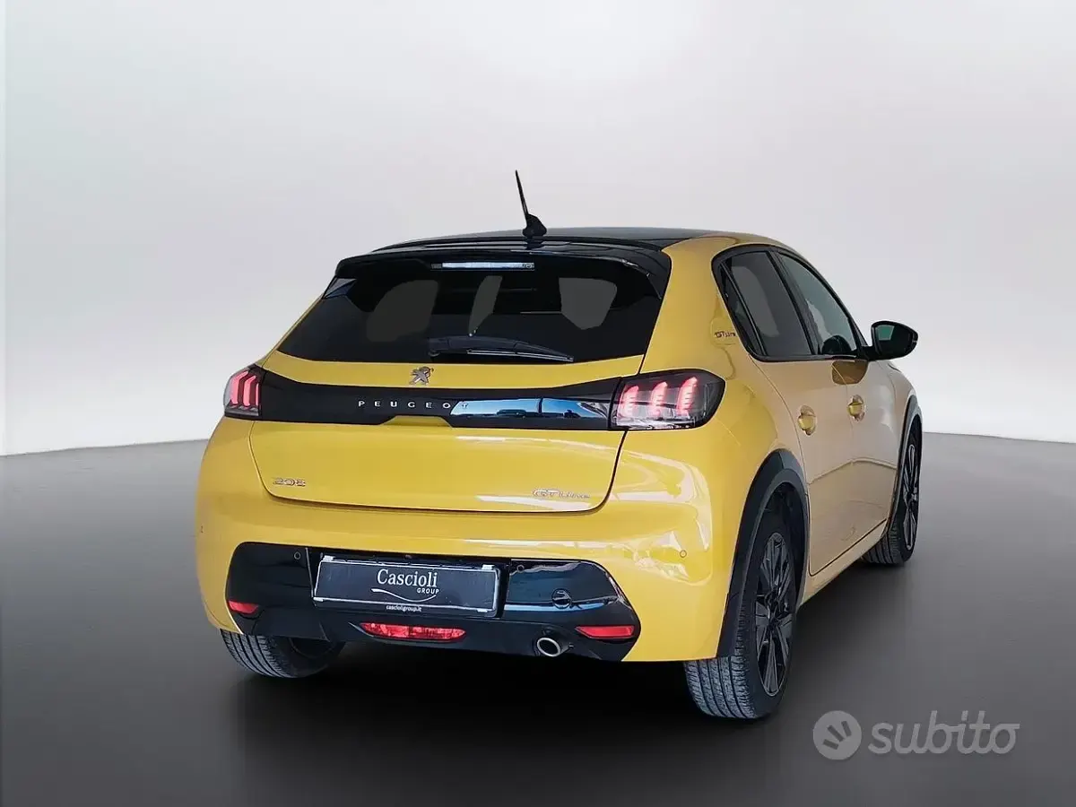 Usata Peugeot 208 GT-line 101 CV (74 kW) 2020 Giallo Utilitaria