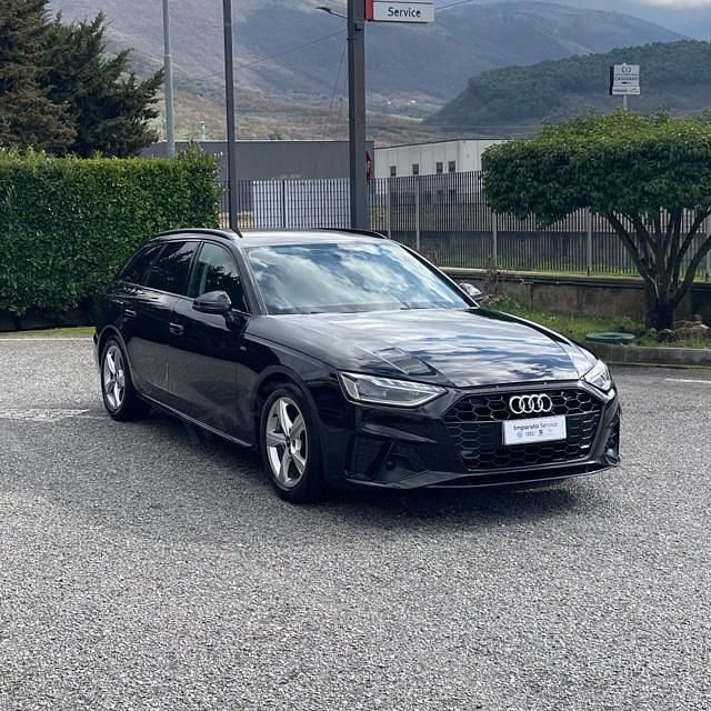 Usata Audi A4 S-Line 136 CV (100 kW) 2024 Nero mito metallizzato Station wagon