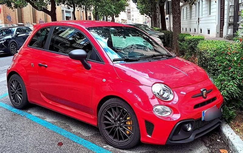 Usata Abarth 695 Turismo 180 CV (132 kW) 2023 Rosso Utilitaria