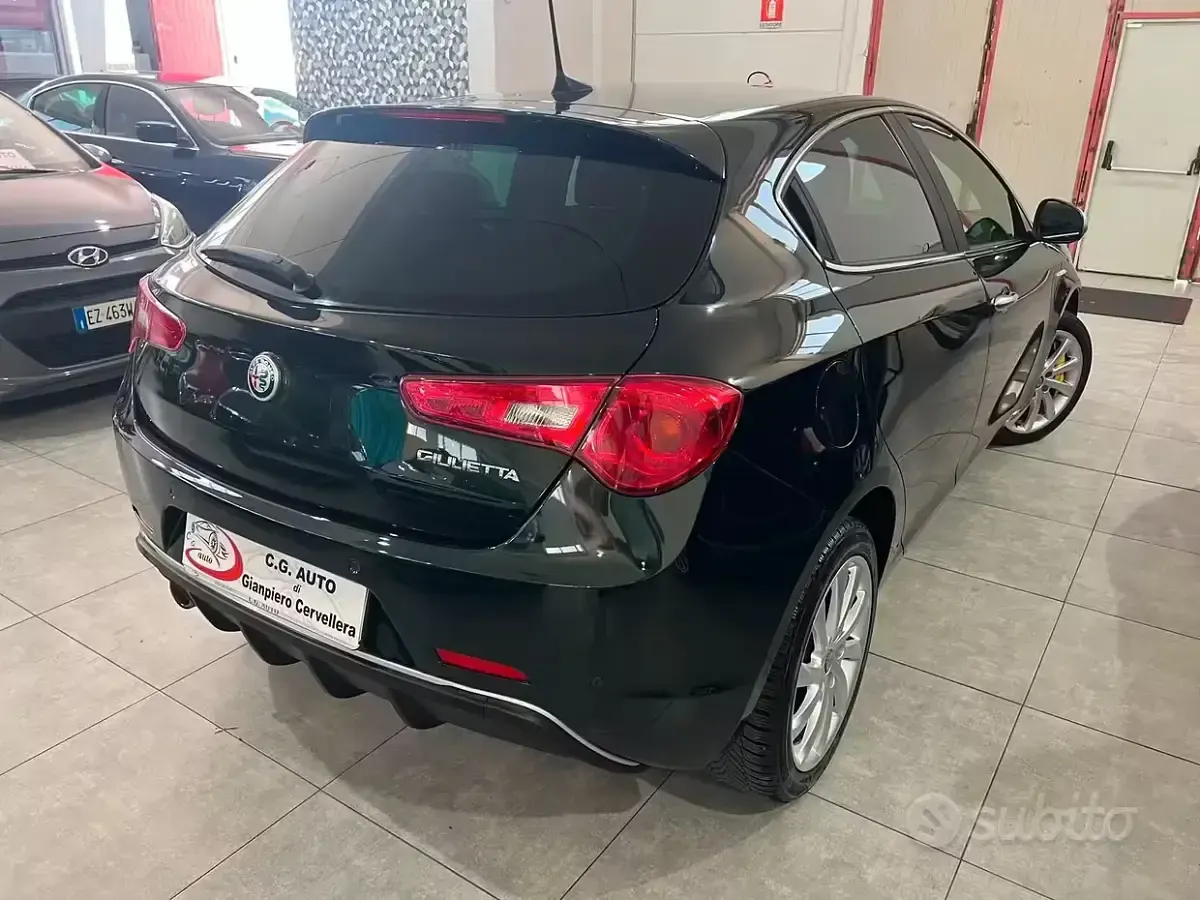Usata Alfa Romeo Giulietta 120 CV (88 kW) 2020 Verde Utilitaria