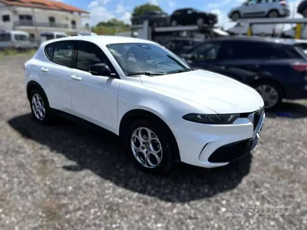 Usata Alfa Romeo Tonale Super 131 CV (96 kW) 2023 Bianco SUV