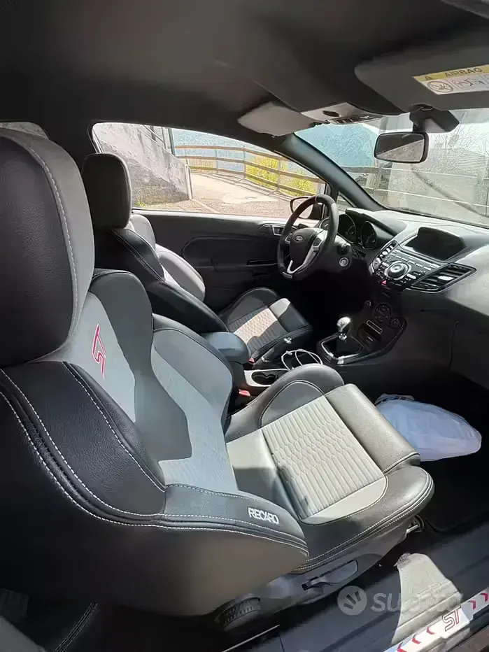Usata Ford Fiesta ST 182 CV (133 kW) 2016 Nero Utilitaria