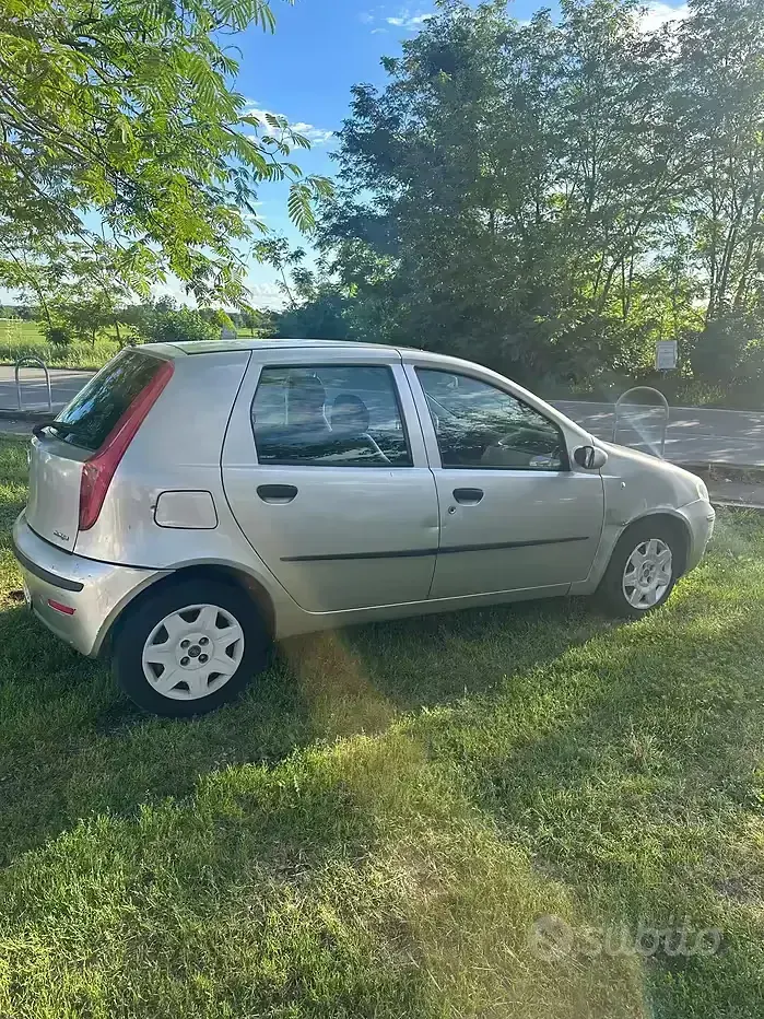 Usata Fiat Punto 69 CV (50 kW) 2005 Grigio Utilitaria