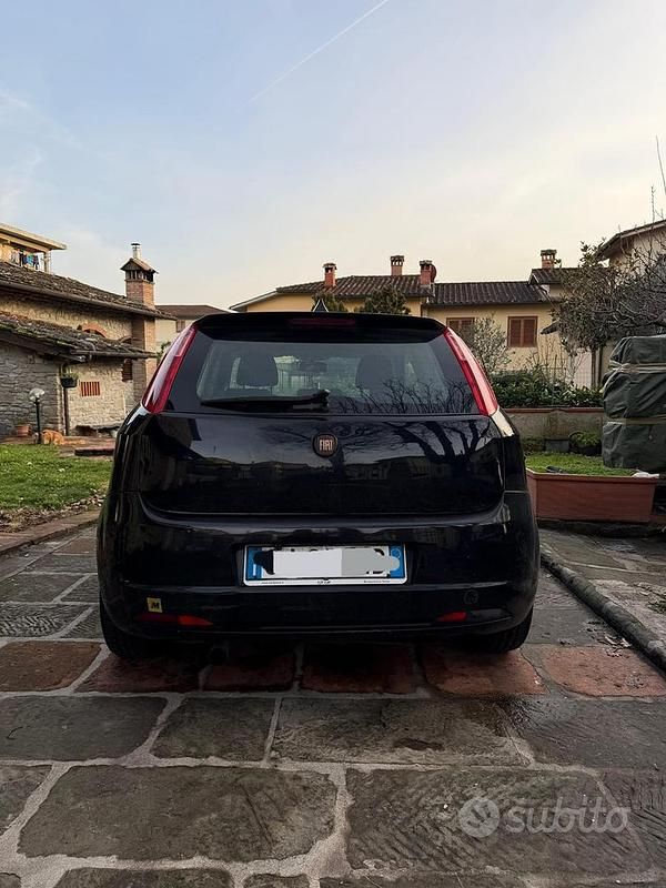 Usata Fiat Grande Punto 90 CV (66 kW) 2008 Nero Utilitaria