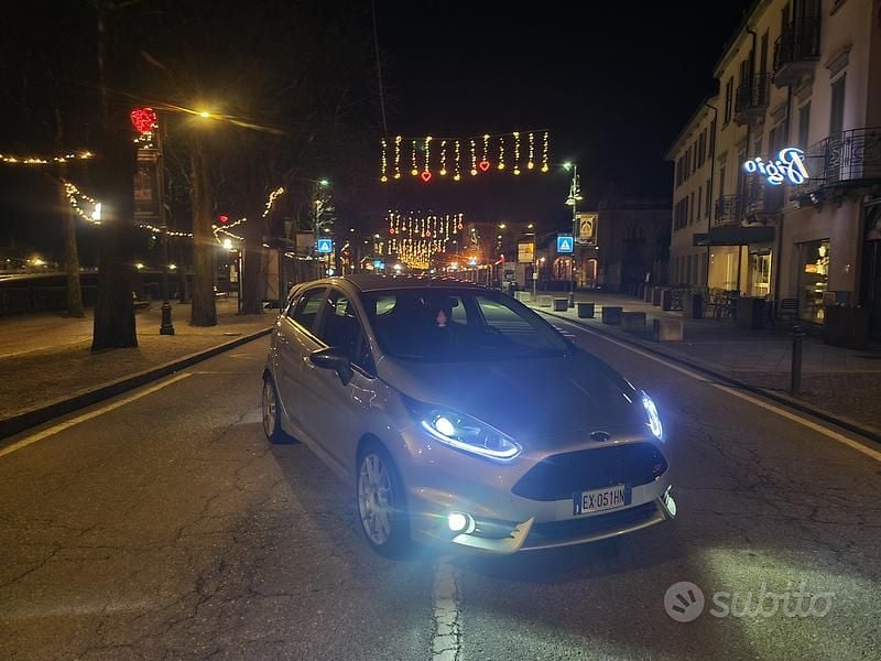 Usata Ford Fiesta Business Edition 100 CV (73 kW) 2014 Utilitaria