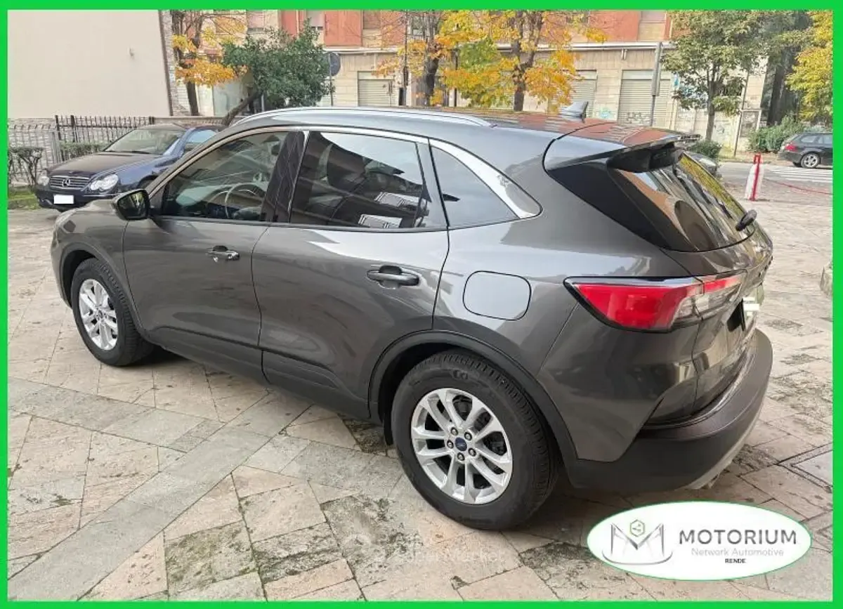 Usata Ford Kuga Business Edition 120 CV (88 kW) 2021 Gray SUV