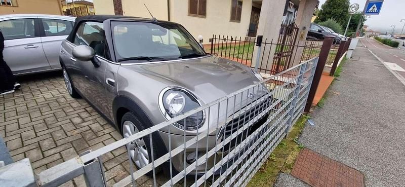 Usata Mini Cooper D Cabriolet 111 CV (81 kW) 2019 Cabrio