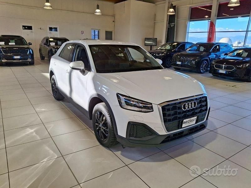Usata Audi Q2 Business 116 CV (85 kW) 2022 Bianco pastello SUV