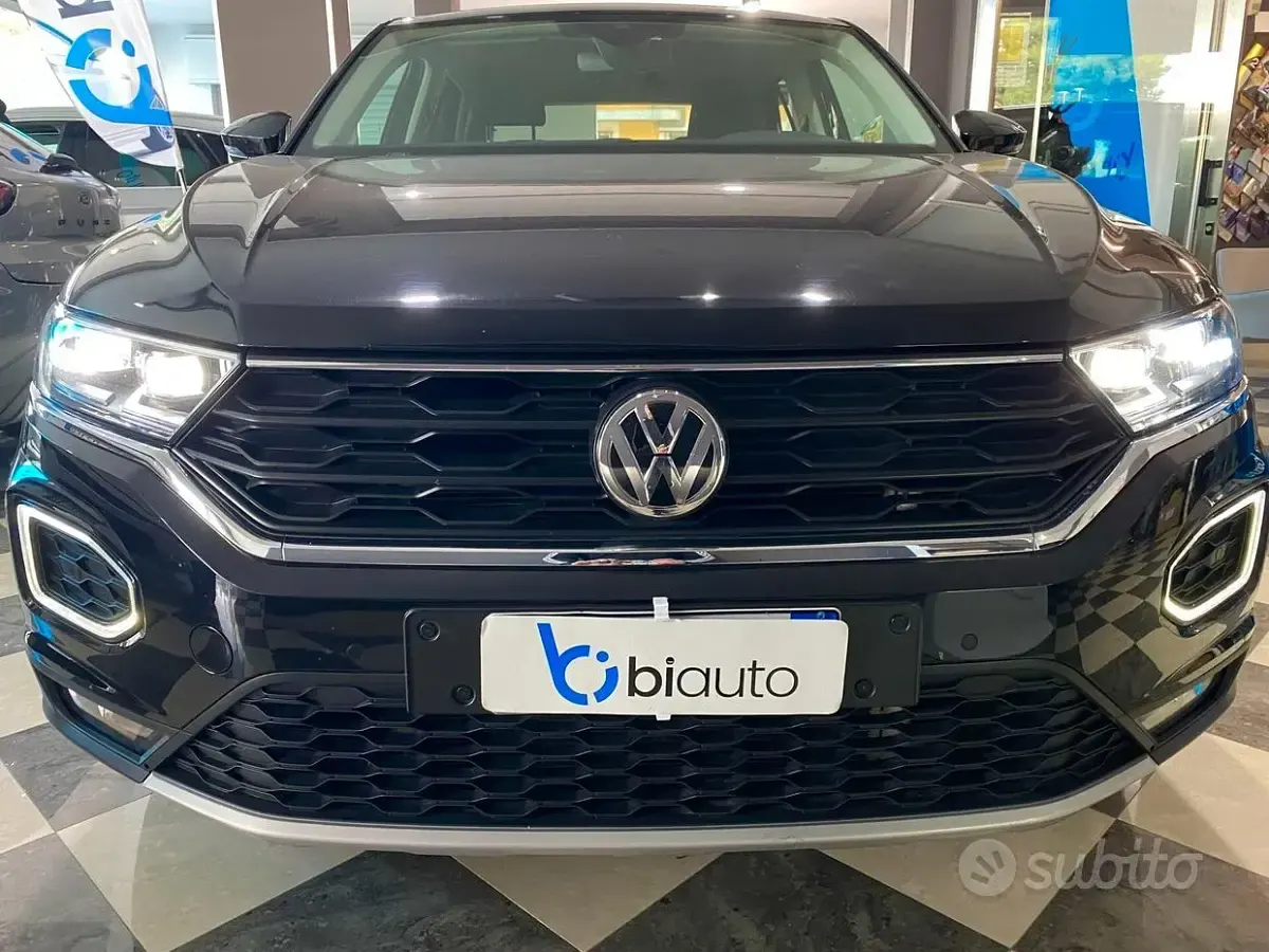 Usata VW T-Roc Advance 150 CV (110 kW) 2019 Nero SUV