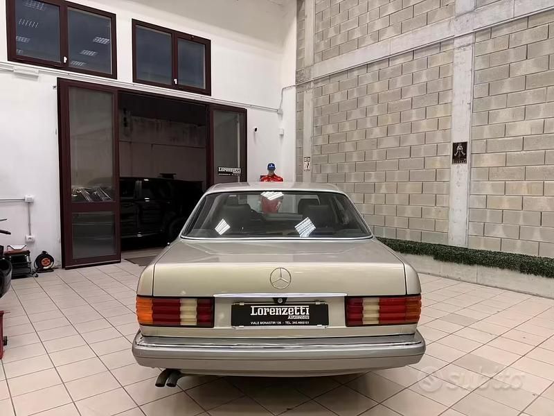 Usata Mercedes S500 245 CV (180 kW) 1987 Giallo Berlina