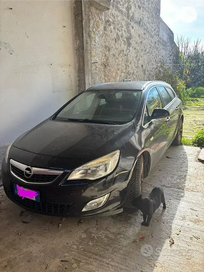 Usata Opel Astra Cosmo 110 CV (80 kW) 2011 Nero Station wagon