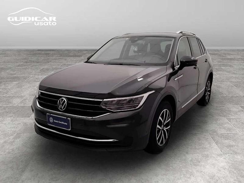 Grigio urano Usata 2023 VW Tiguan Life SUV | 28.300 € (Buon prezzo) - Immagine 1/4